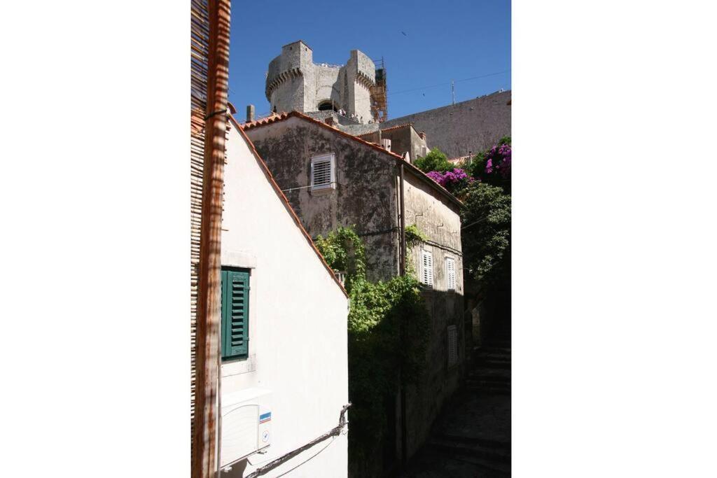 1-Bdrm With Terrace In The Old Town Apartment ดูบรอฟนิก ภายนอก รูปภาพ
