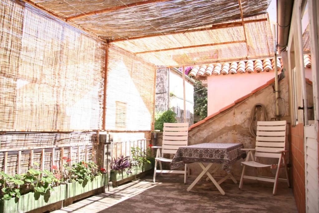 1-Bdrm With Terrace In The Old Town Apartment ดูบรอฟนิก ภายนอก รูปภาพ